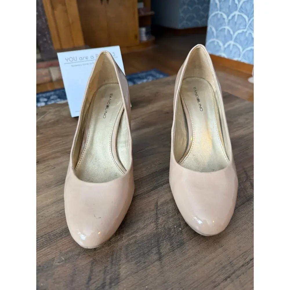 6/$25 Bandolino Beige Patent Leather Rounded Toe